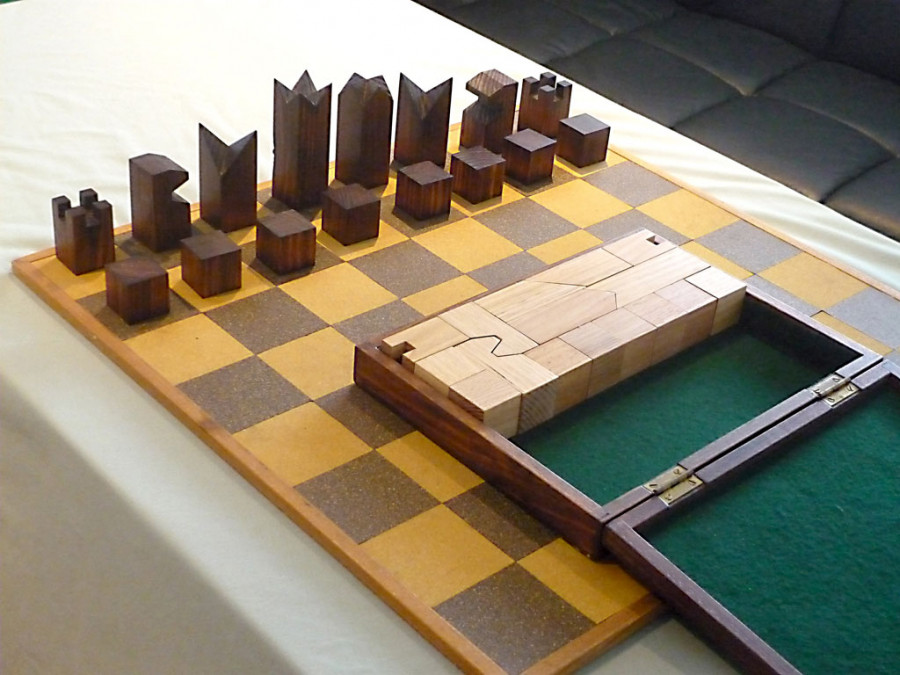 Compact Chess Set | RoundPeg Innovations